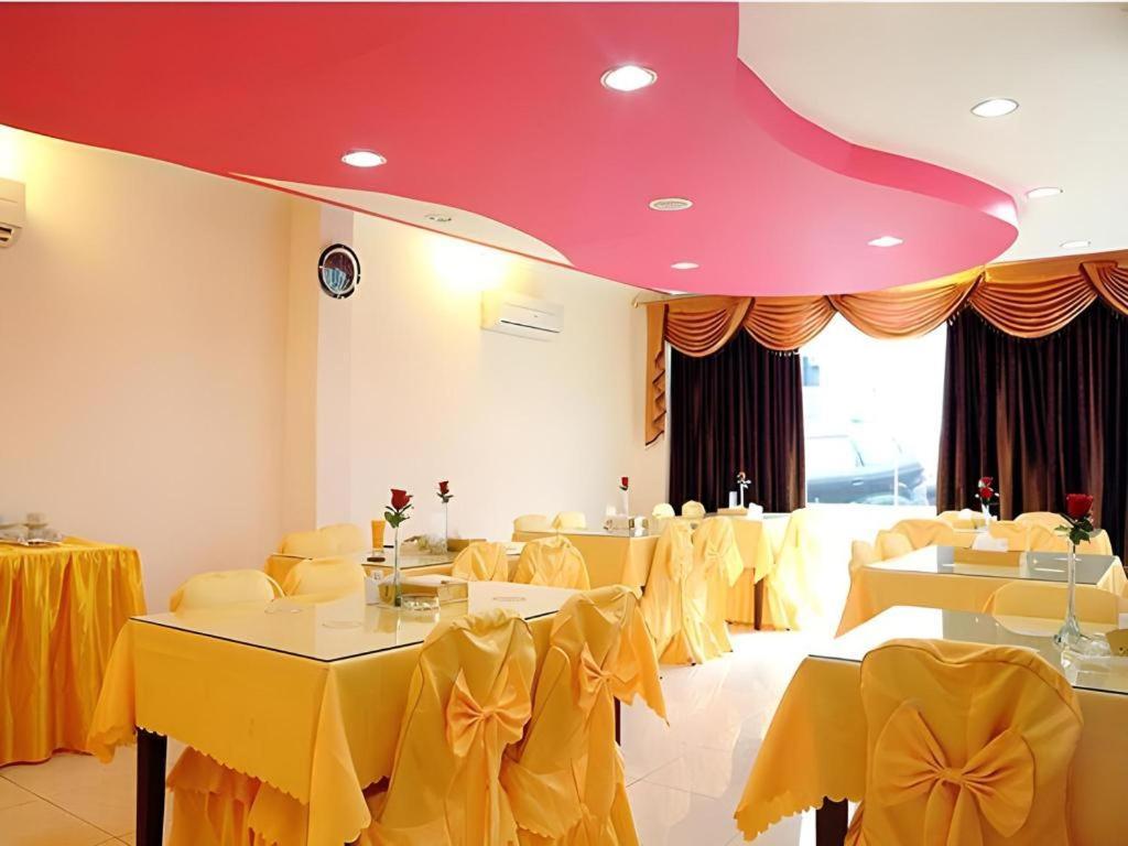 Hotel Rovi Boutique Jakarta Exterior photo